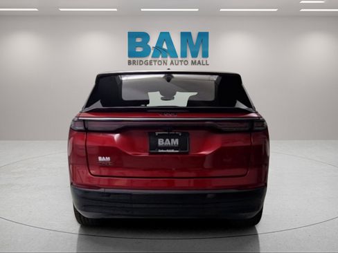 New 2025 Jeep Wagoneer Limited image 6