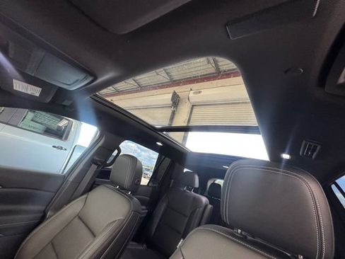 Used 2026 Chevrolet Traverse LT w/ Sun and Wheel Package AWD/4WD image 28