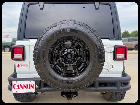 Used 2019 Jeep Wrangler Unlimited Sport S AWD/4WD image 13