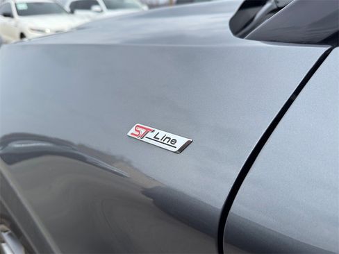 Used 2025 Ford Explorer ST-Line w/ ST-Line Street Pack image 10
