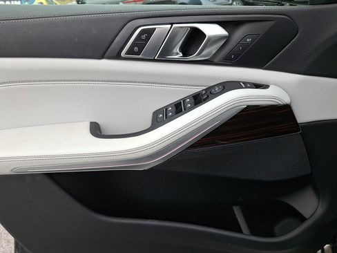 Certified 2023 BMW X5 xDrive40i w/ Executive Package image 13