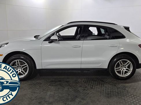Used 2018 Porsche Macan AWD/4WD image 4