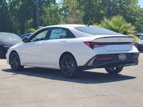 New 2026 Hyundai Elantra SEL Sport FWD image 3
