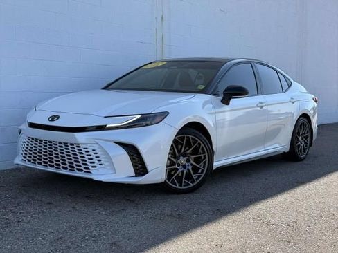 Used 2025 Toyota Camry XSE AWD/4WD image 1