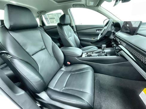 New 2025 Honda Accord EX-L image 30