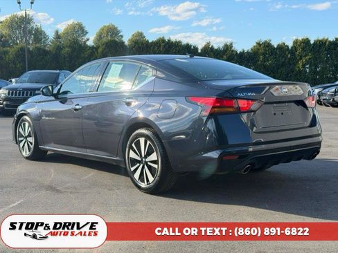 Used 2019 Nissan Altima 2.5 SV FWD image 3