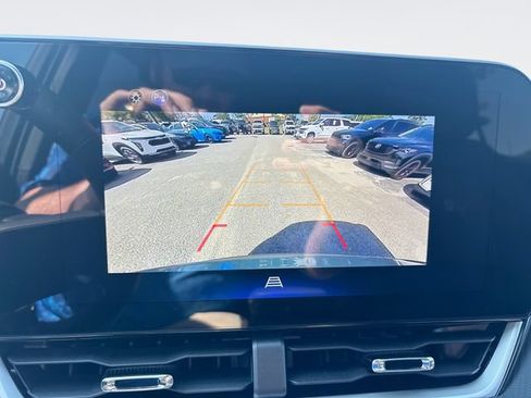 Used 2026 Chevrolet Equinox LT FWD image 17