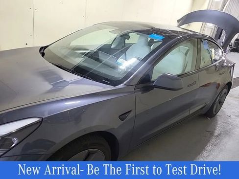 Used 2023 Tesla Model 3 Standard Range RWD image 1