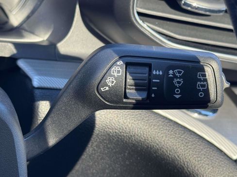 Used 2020 Ford Explorer XLT w/ Equipment Group 202A image 22