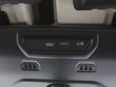 Used 2020 Jeep Gladiator Overland image 21