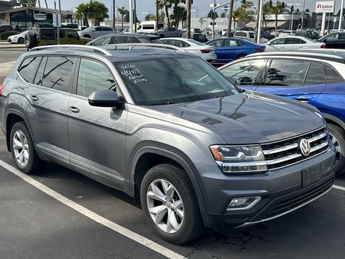Used 2018 Volkswagen Atlas SEL image 2
