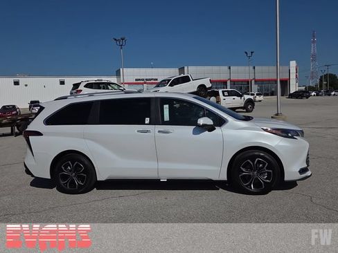 Certified 2026 Toyota Sienna Platinum AWD/4WD image 2