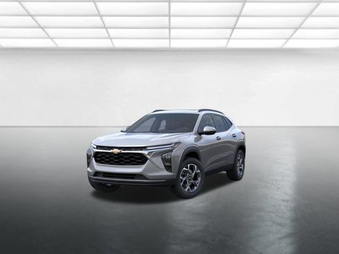 New 2026 Chevrolet Trax LT w/ Sunroof Package FWD image 9
