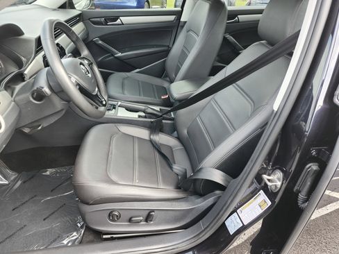 Used 2021 Volkswagen Passat 2.0T SE FWD image 24