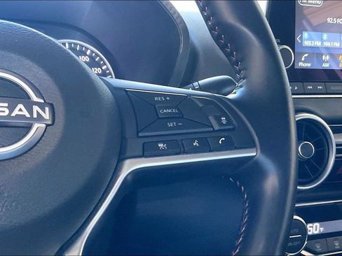 Used 2025 Nissan Sentra SR FWD image 9