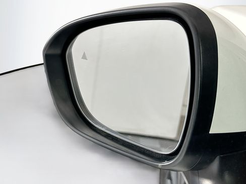 Used 2022 Nissan Rogue SV FWD image 16