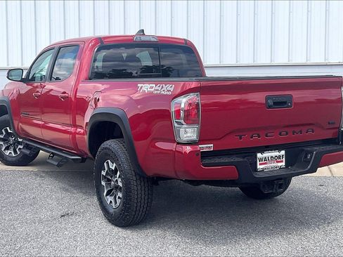Used 2022 Toyota Tacoma TRD Off-Road w/ Technology Package image 15