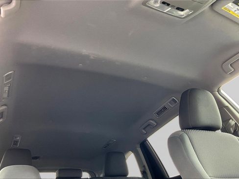 Used 2018 Toyota Highlander LE FWD image 28
