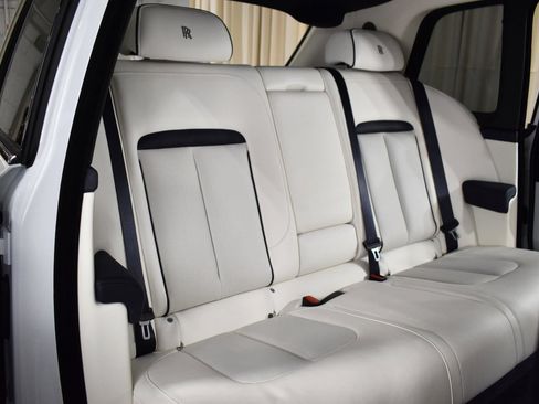 Certified 2024 Rolls-Royce Cullinan AWD/4WD image 28