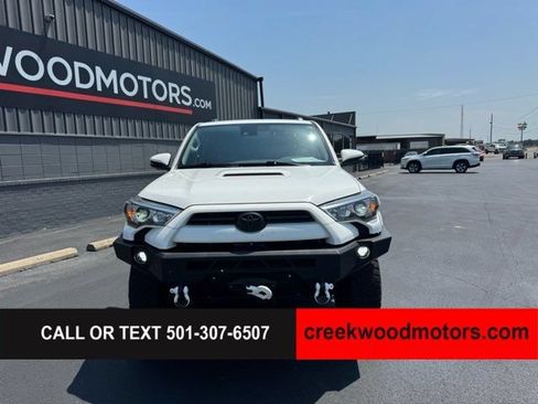 Used 2022 Toyota 4Runner TRD Off-Road Premium AWD/4WD image 15