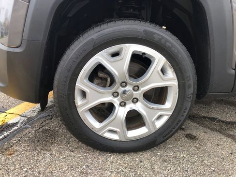 Used 2016 Jeep Renegade Limited AWD/4WD image 15