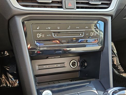 New 2026 Volkswagen Taos SE image 15