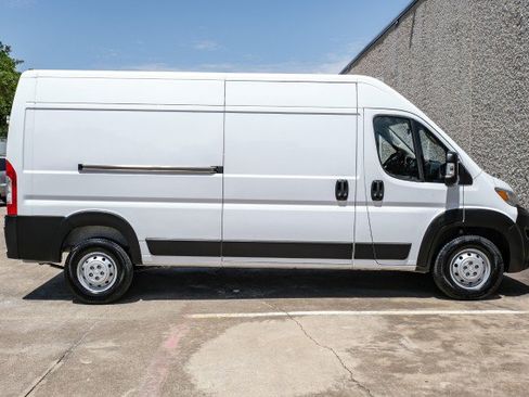 Used 2023 RAM ProMaster 2500 FWD image 7