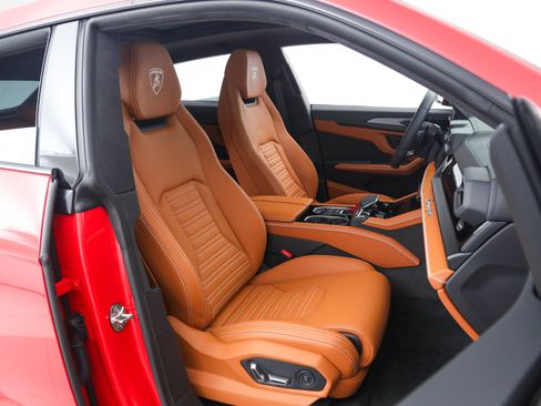 Used 2025 Lamborghini Urus SE AWD/4WD image 17