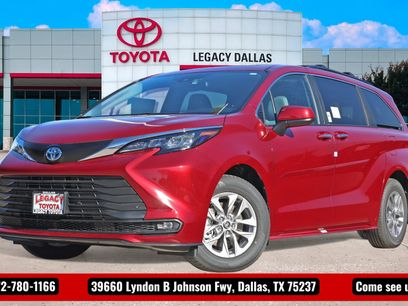 New 2025 Toyota Sienna XLE