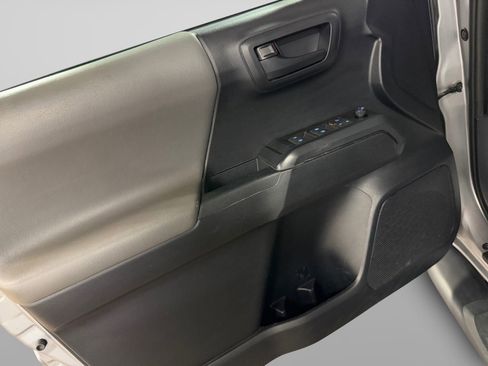 Used 2019 Toyota Tacoma SR w/ SR Convenience Package AWD/4WD image 16