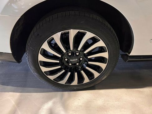 Used 2024 Lincoln Navigator Black Label AWD/4WD image 12