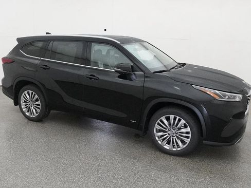New 2026 Toyota Highlander Platinum AWD/4WD image 15