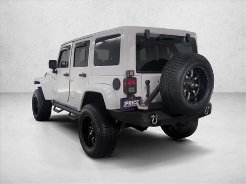 Used 2017 Jeep Wrangler Unlimited Sahara w/ Connectivity Group AWD/4WD image 8
