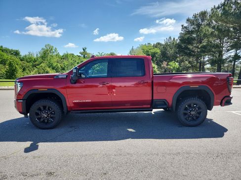 Used 2026 GMC Sierra 2500 AT4 w/ AT4 Premium Plus Package AWD/4WD image 2