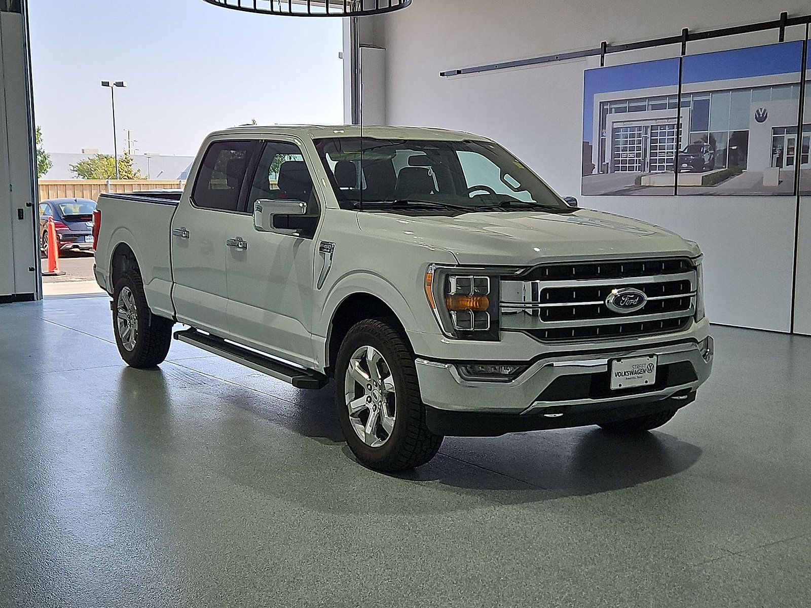 Used 2023 Ford F150 Lariat AWD/4WD image 2