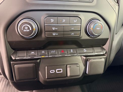 Used 2026 Chevrolet Silverado 1500 Custom Trail Boss w/ Midnight Edition AWD/4WD image 17