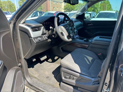 Used 2017 GMC Yukon SLE w/ SLE Value Package RWD image 6