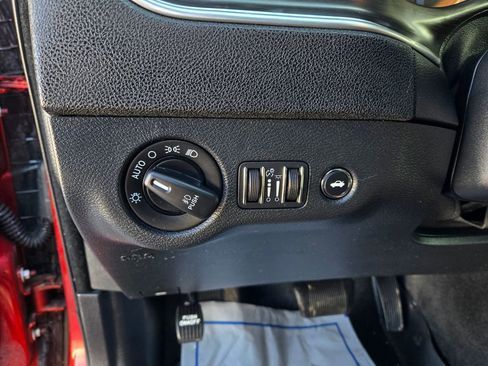 Used 2014 Dodge Charger R/T image 12