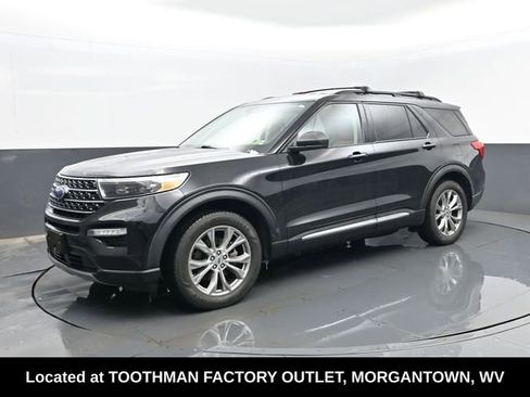 Used 2020 Ford Explorer XLT w/ Equipment Group 202A image 2
