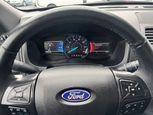 Used 2018 Ford Explorer XLT w/ Equipment Group 202A image 24