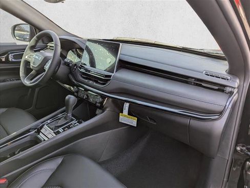 New 2026 Jeep Compass Latitude image 26