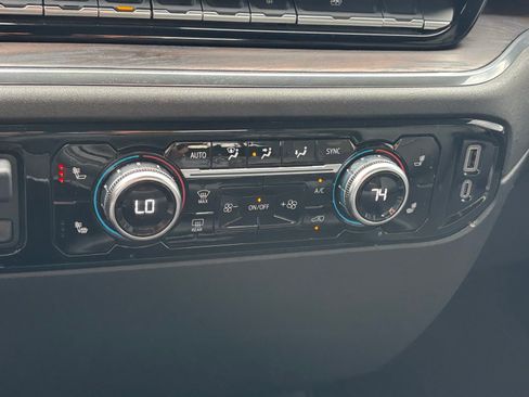 Used 2025 GMC Sierra 1500 SLT image 7