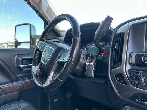 Used 2018 GMC Sierra 3500 Denali image 18