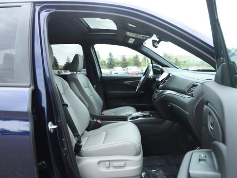 Used 2023 Honda Passport EX-L image 11