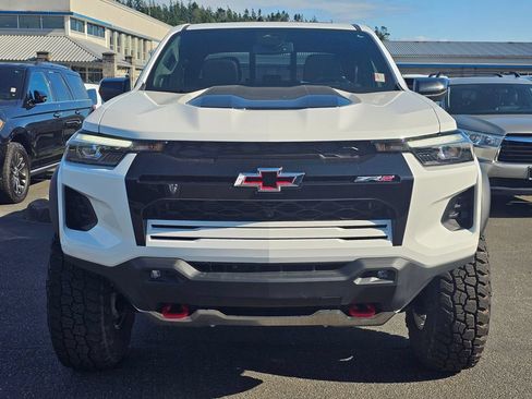 Used 2025 Chevrolet Colorado ZR2 w/ Technology Package AWD/4WD image 8