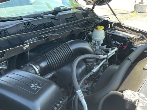 Used 2017 RAM 1500 Classic SLT AWD/4WD image 23