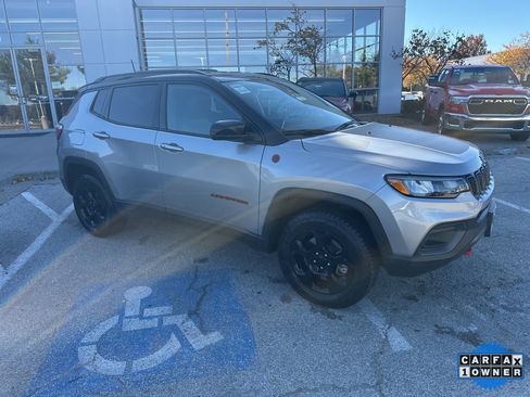 Used 2023 Jeep Compass Trailhawk image 38