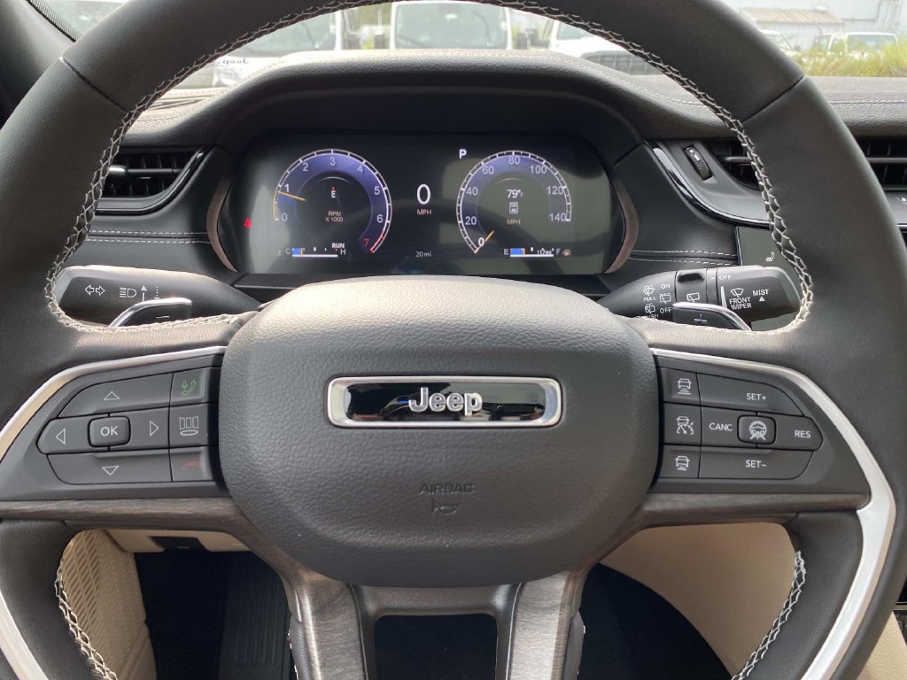 New 2027 Jeep Grand Cherokee Limited AWD/4WD image 14
