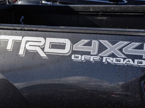 Used 2019 Toyota Tacoma TRD Off-Road image 11