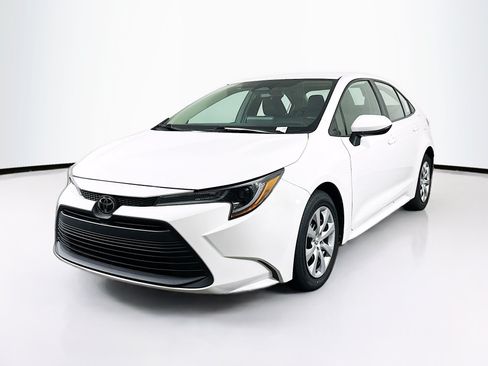 Used 2024 Toyota Corolla LE FWD image 3